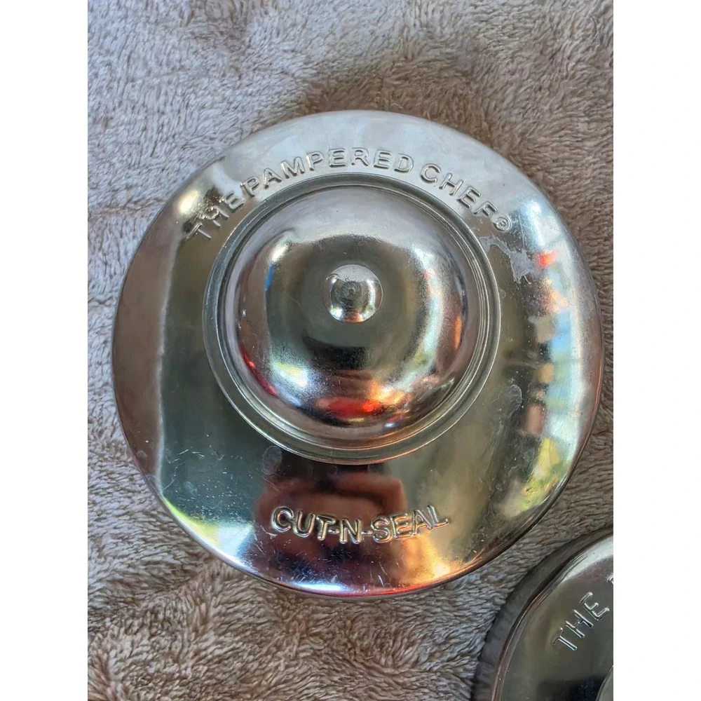 Pampered Chef Cut-N-Seal Set 3 and 4 Inch Stainless Sandwich Decruster Molds